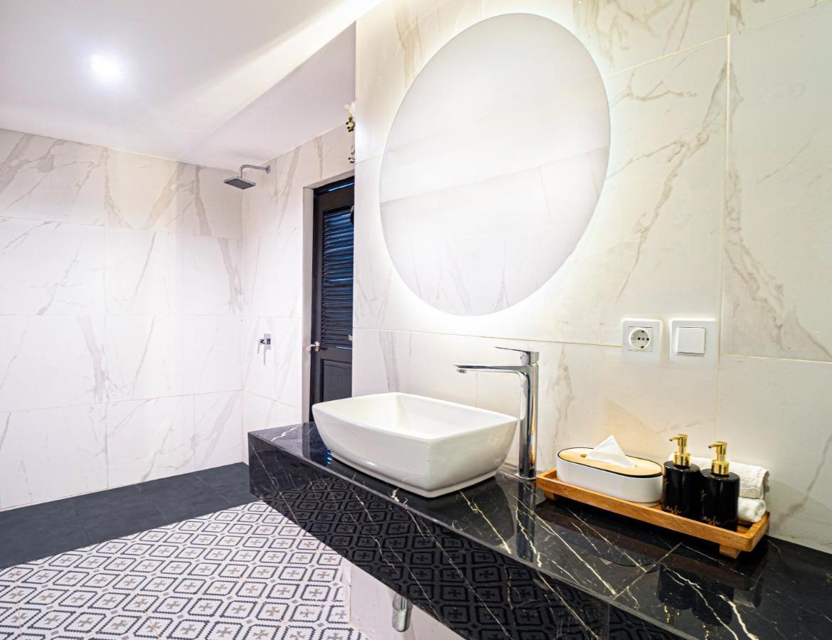 Casa Wina Kuta Hotel Kuta  Bagian luar foto